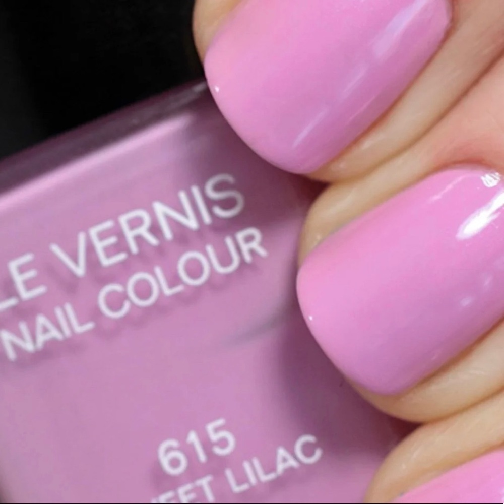 Chanel 615 Sweet Lilac Nail Polish New in Box